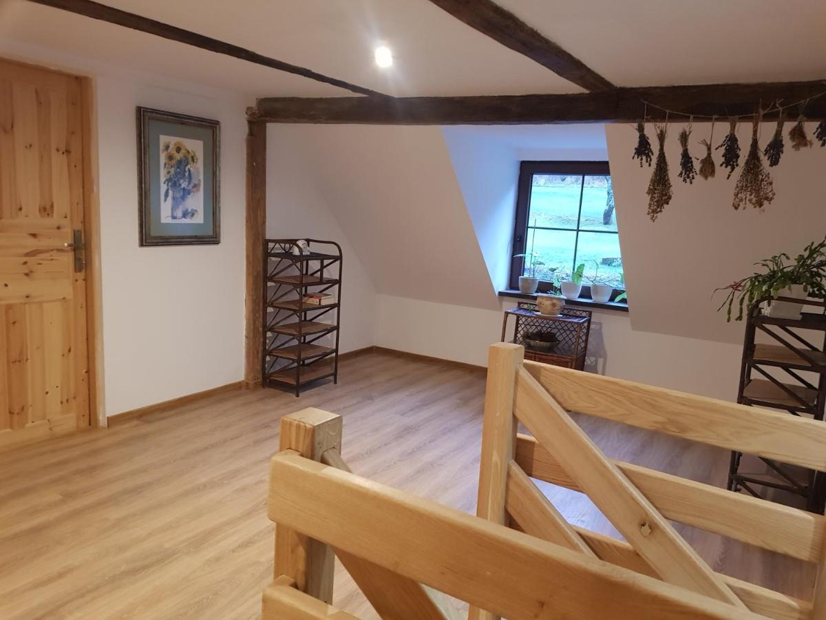 Goscinne Art- Dworek Bed & Breakfast